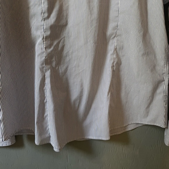 Button Down Top - Picture 4 of 6